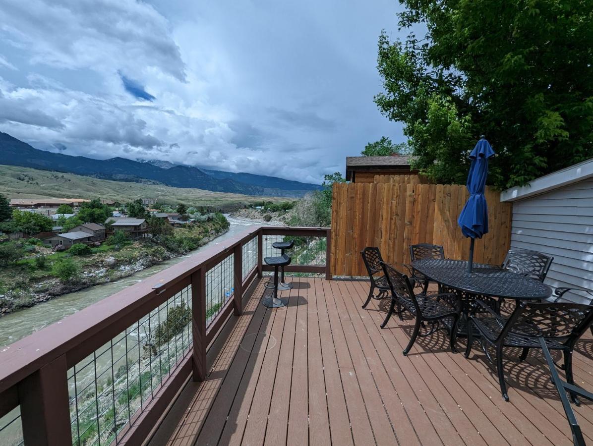 Yellowstone Treasure Guesthouses On The River Gardiner Eksteriør bilde