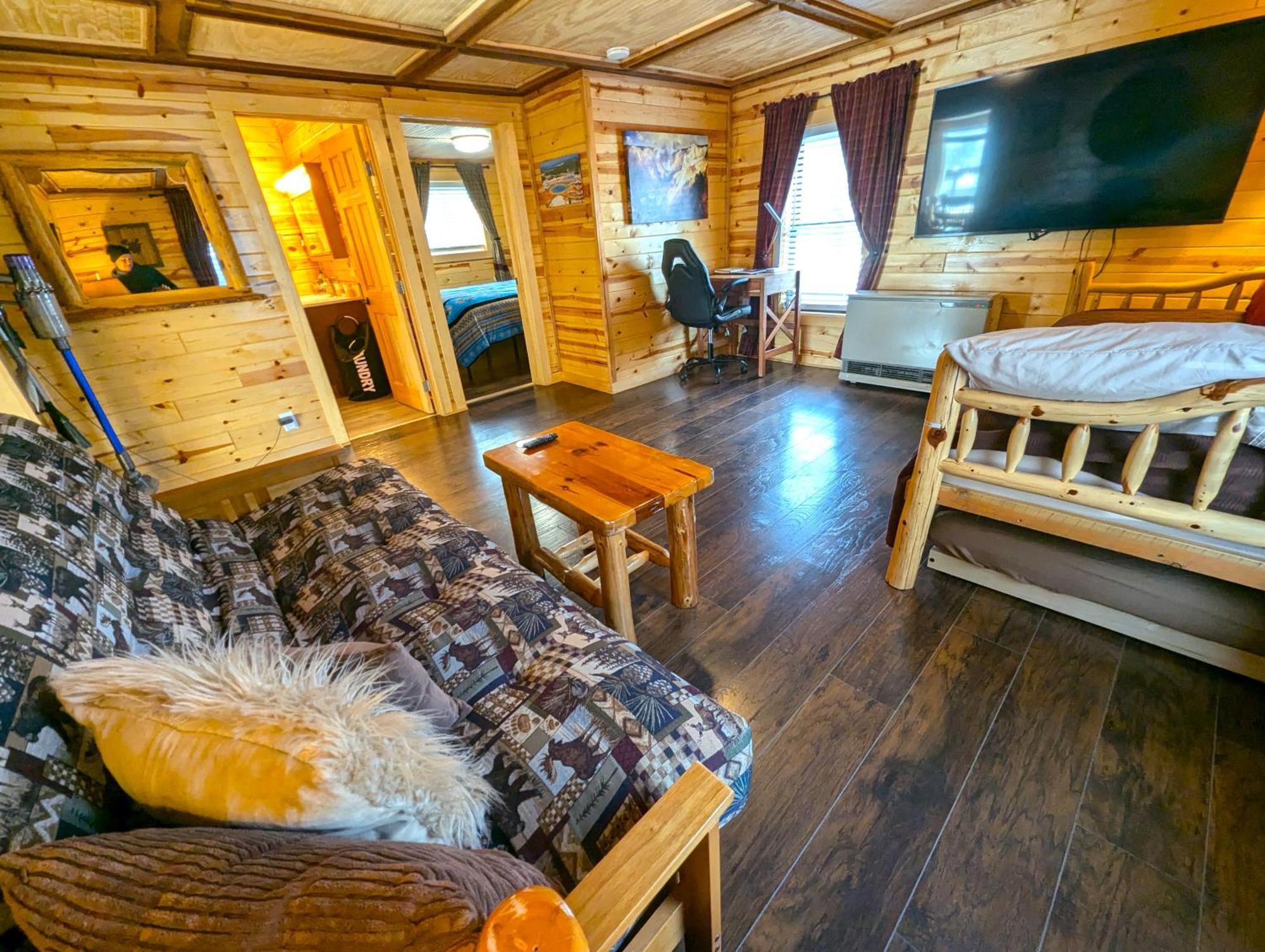 Yellowstone Treasure Guesthouses On The River Gardiner Eksteriør bilde