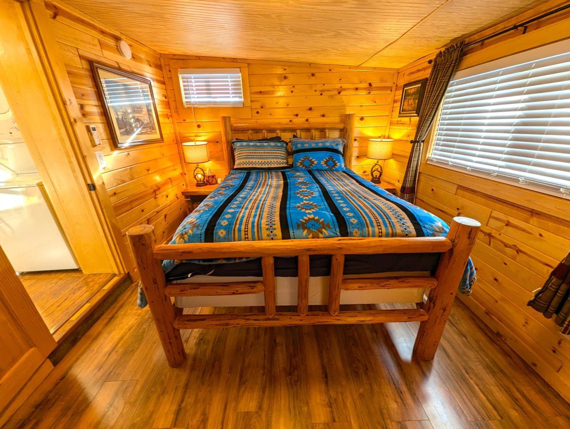 Yellowstone Treasure Guesthouses On The River Gardiner Eksteriør bilde