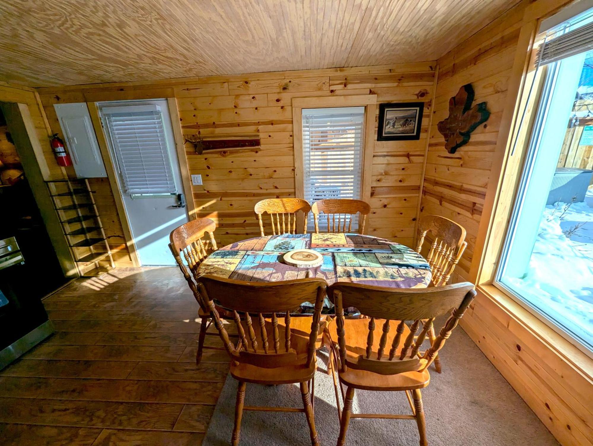 Yellowstone Treasure Guesthouses On The River Gardiner Eksteriør bilde
